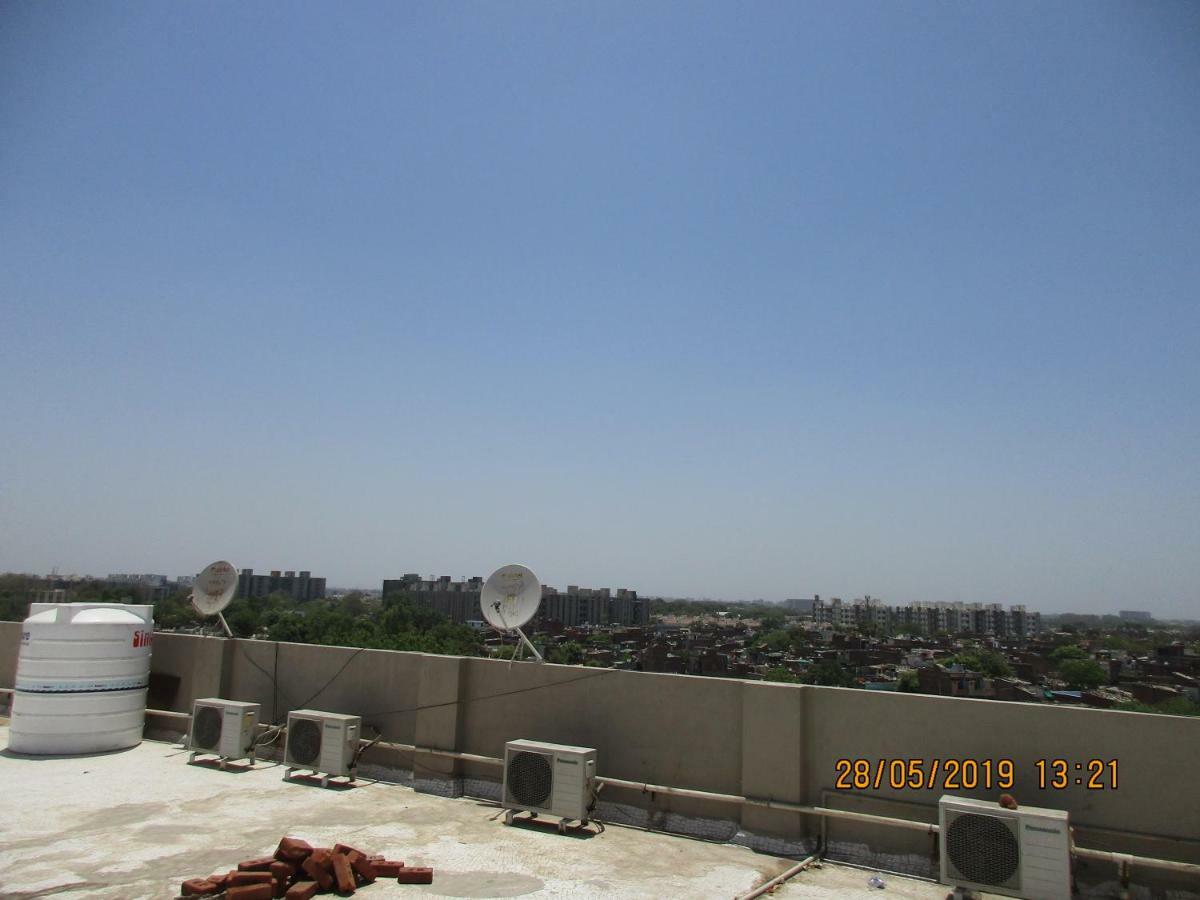 Hotel Om Balaji Ahmedabad Buitenkant foto